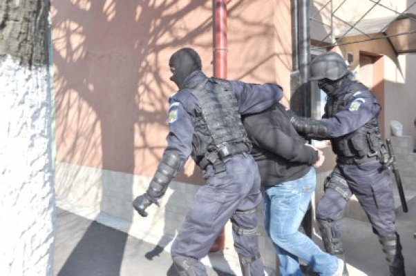 Percheziţii pentru probarea unor fapte de evaziune fiscală